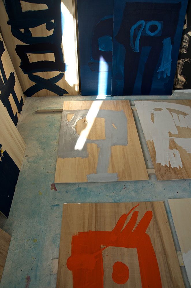 Atelier Préparation des figures, sur panneaux en bois pour l’exposition 