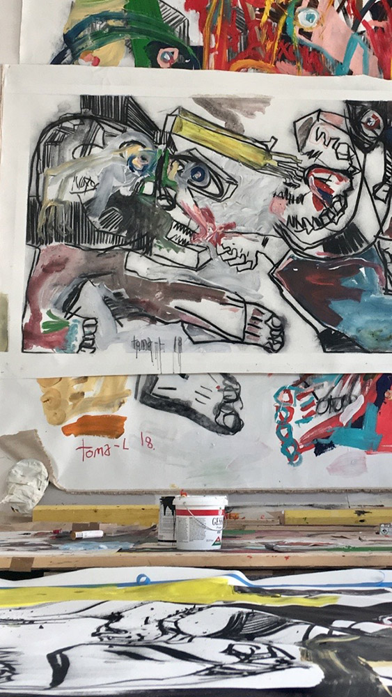 Graphite And Color Toiles dans l'atelier
Toma-L
2018 ©